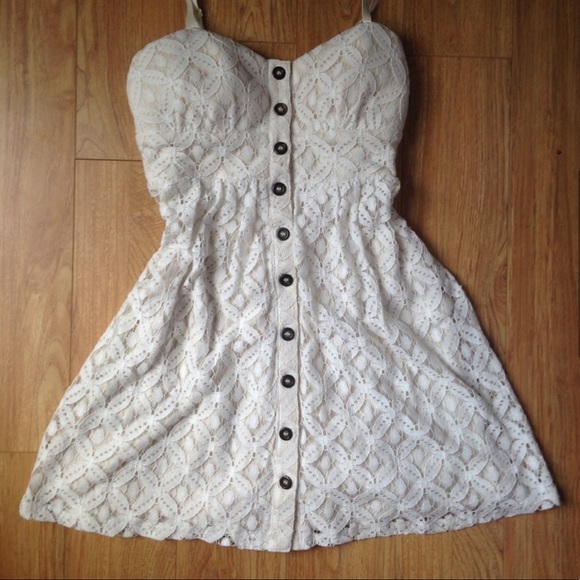 NWT White Lace Dress - Picture 3 of 6